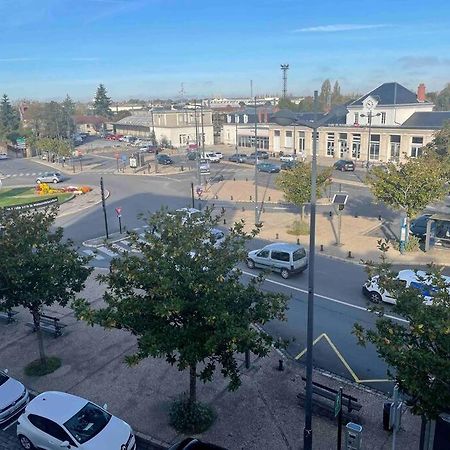 T2 face gare SNCF Appart Hotel le Cygne 1 Bourges Esterno foto